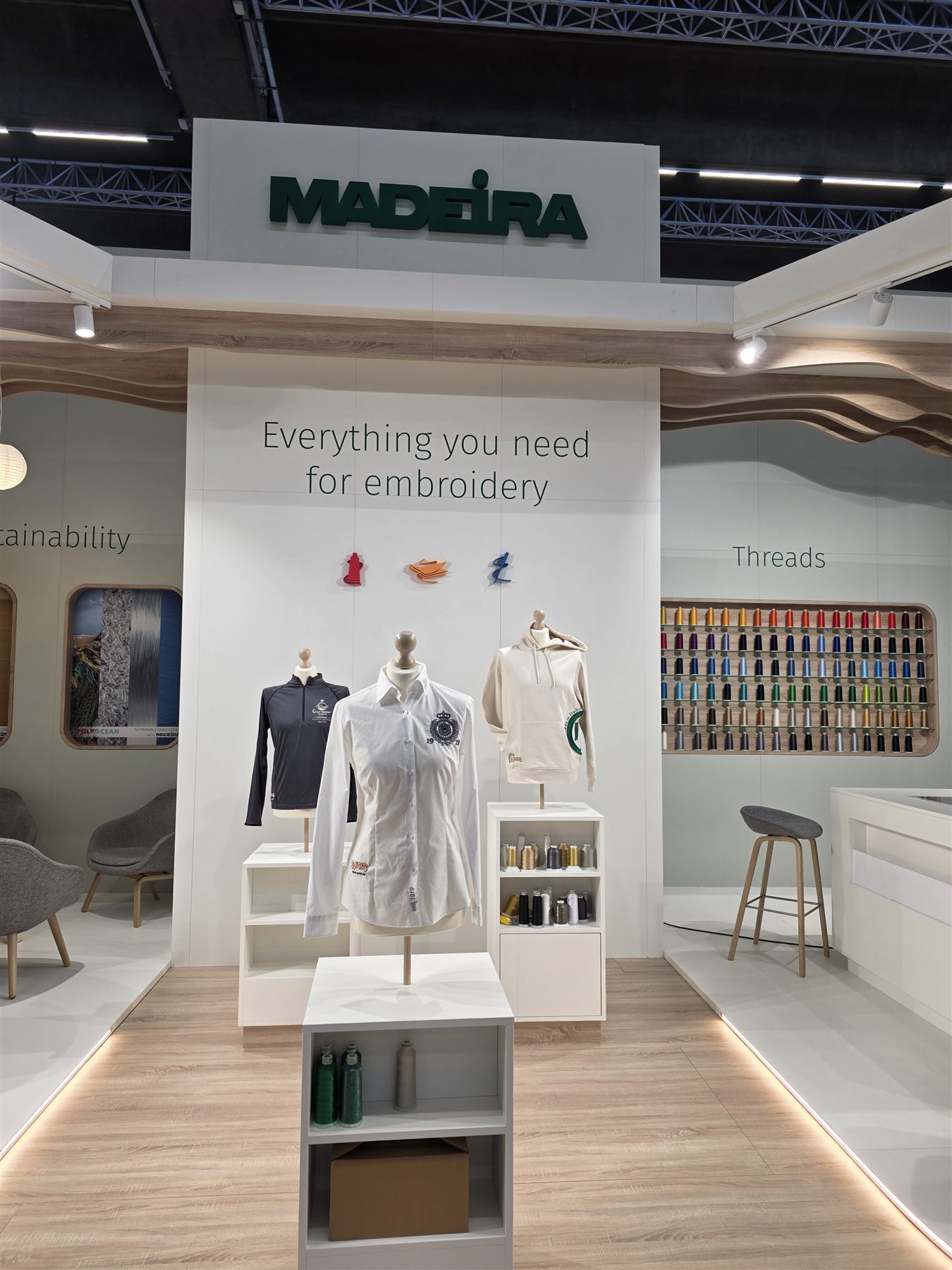 Madeira Messestand auf der Techtextil Frankfurt 2026 mit Textilpräsentation